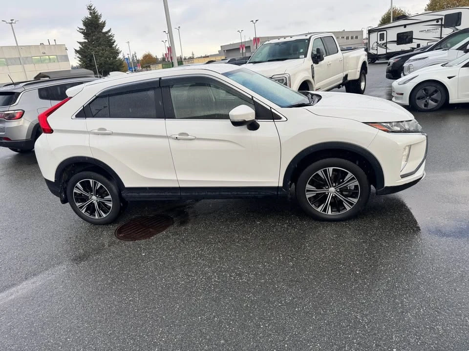 2018 Mitsubishi Eclipse Cross - Image 3 of 11
