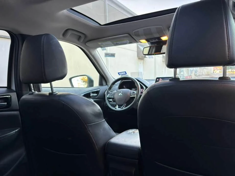 2018 Mitsubishi Eclipse Cross - Image 8 of 14