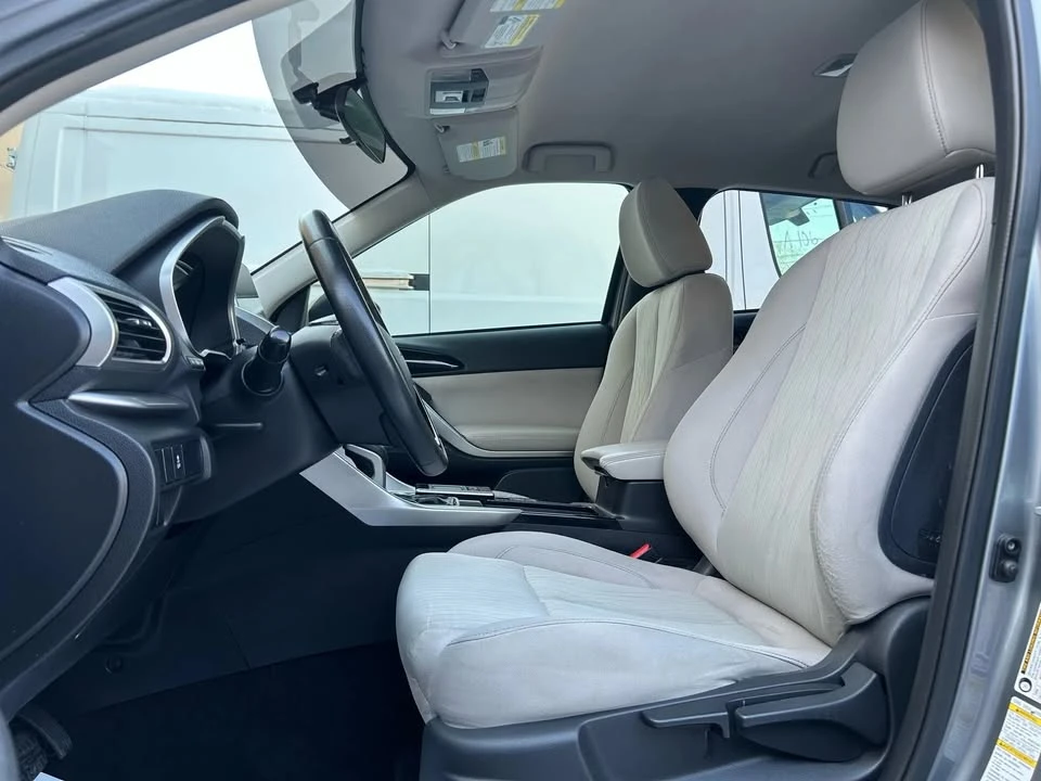 2018 Mitsubishi Eclipse Cross - Image 12 of 20