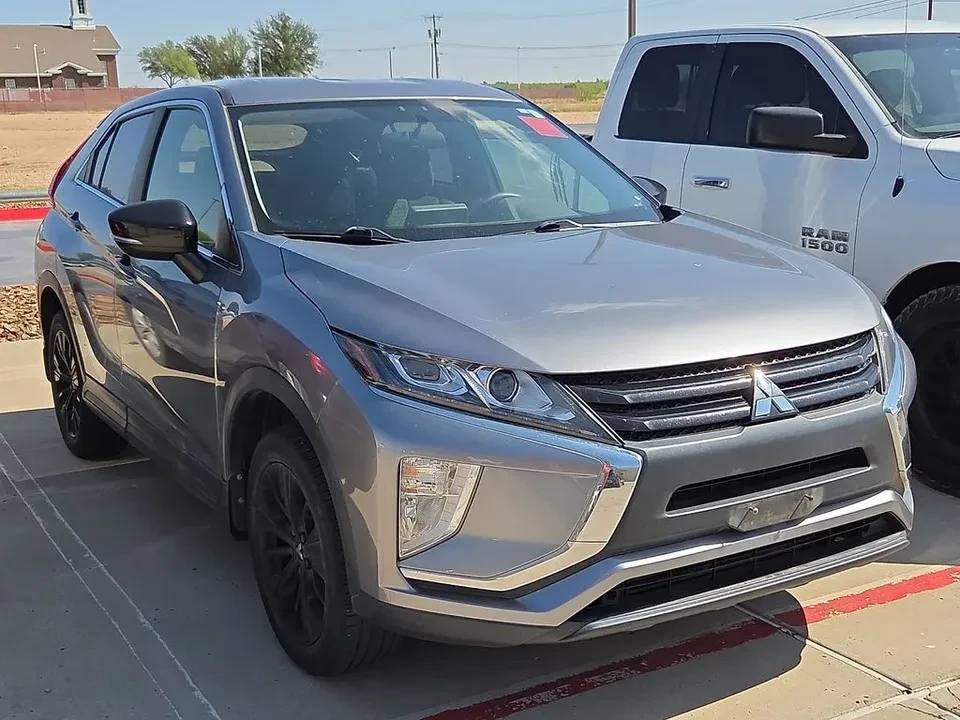 2018 Mitsubishi Eclipse Cross - Image 2 of 20