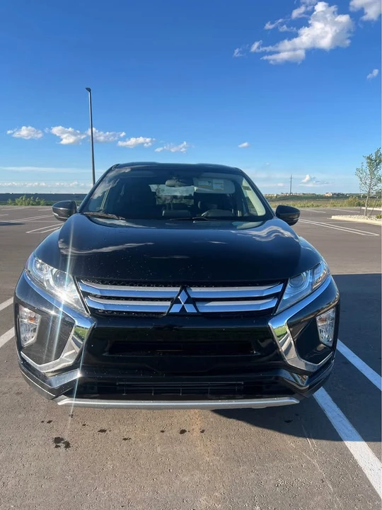 2018 Mitsubishi Eclipse Cross - Image 2 of 12