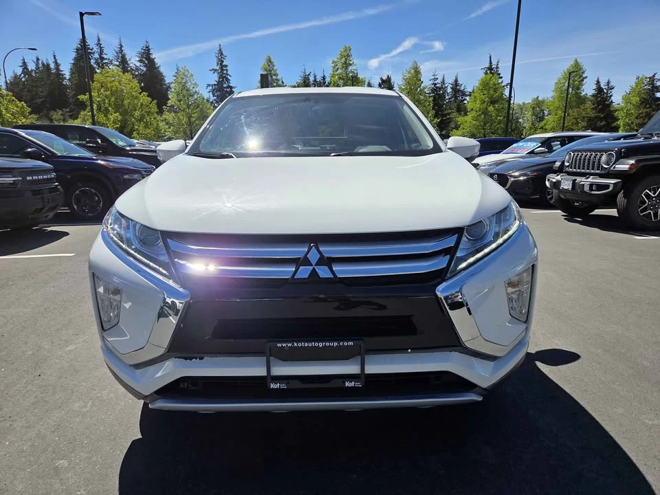 2018 Mitsubishi Eclipse Cross - Image 2 of 15