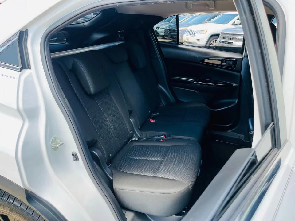 2018 Mitsubishi Eclipse Cross - Image 8 of 17