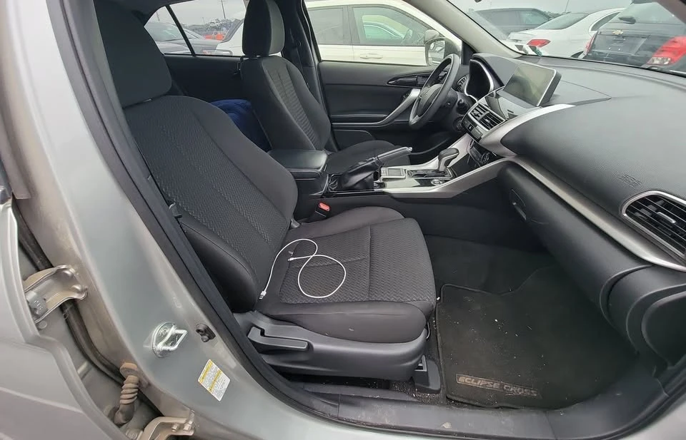 2018 Mitsubishi Eclipse Cross - Image 3 of 7