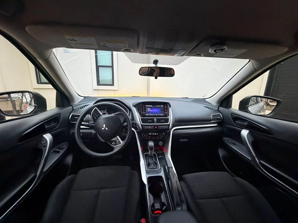 2018 Mitsubishi Eclipse Cross - Image 2 of 9