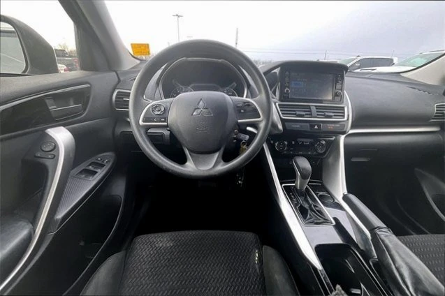 2018 Mitsubishi Eclipse Cross - Image 8 of 20