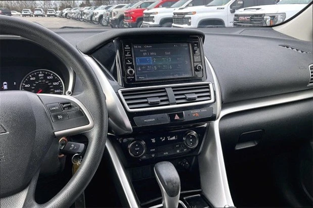 2018 Mitsubishi Eclipse Cross - Image 9 of 20