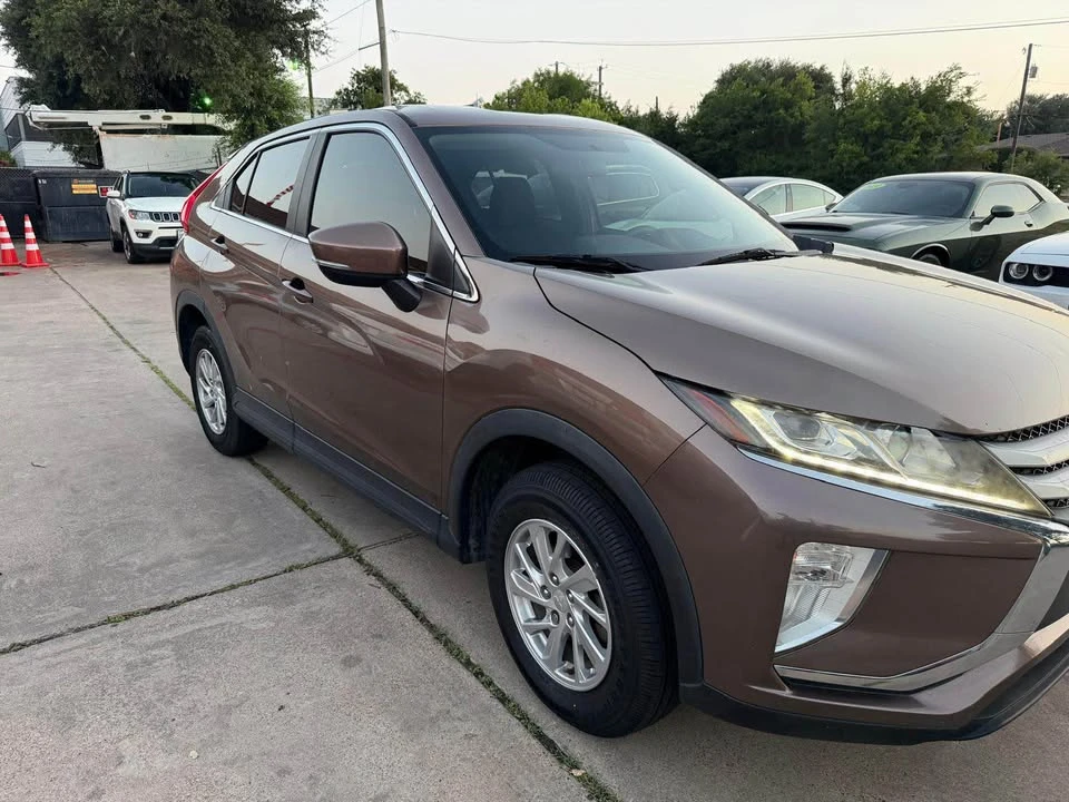 2018 Mitsubishi Eclipse Cross - Image 2 of 8