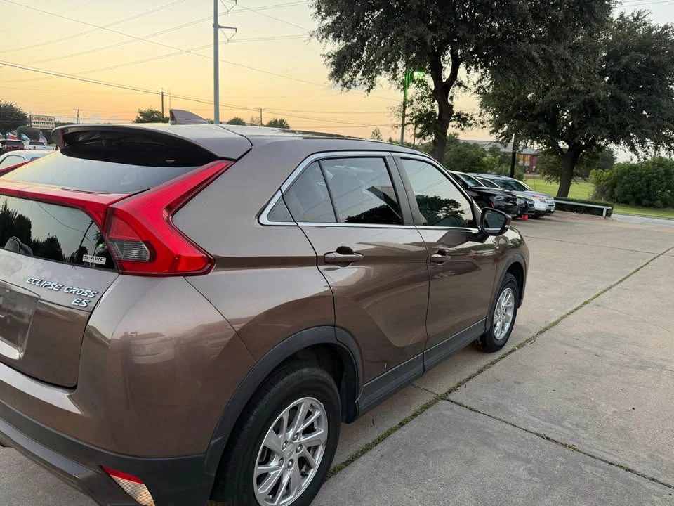 2018 Mitsubishi Eclipse Cross - Image 3 of 8