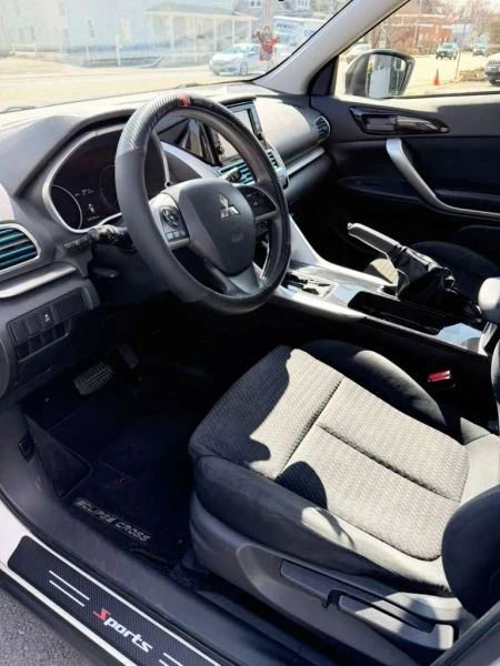 2018 Mitsubishi Eclipse Cross - Image 5 of 12