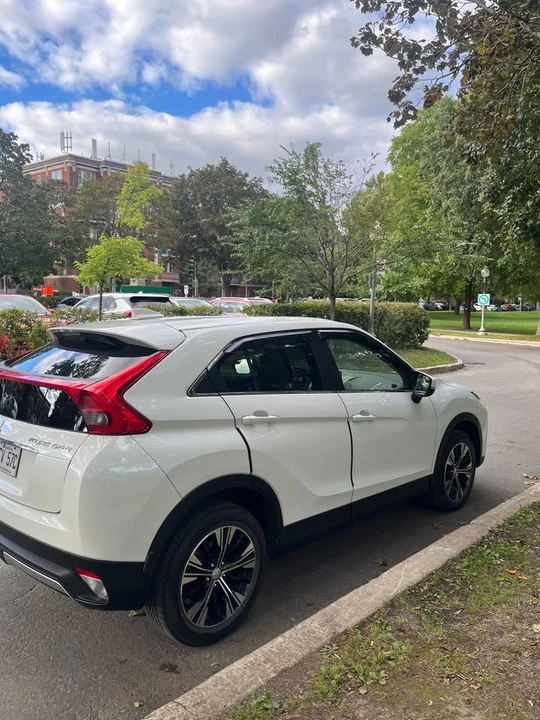 2018 Mitsubishi Eclipse Cross - Image 8 of 14
