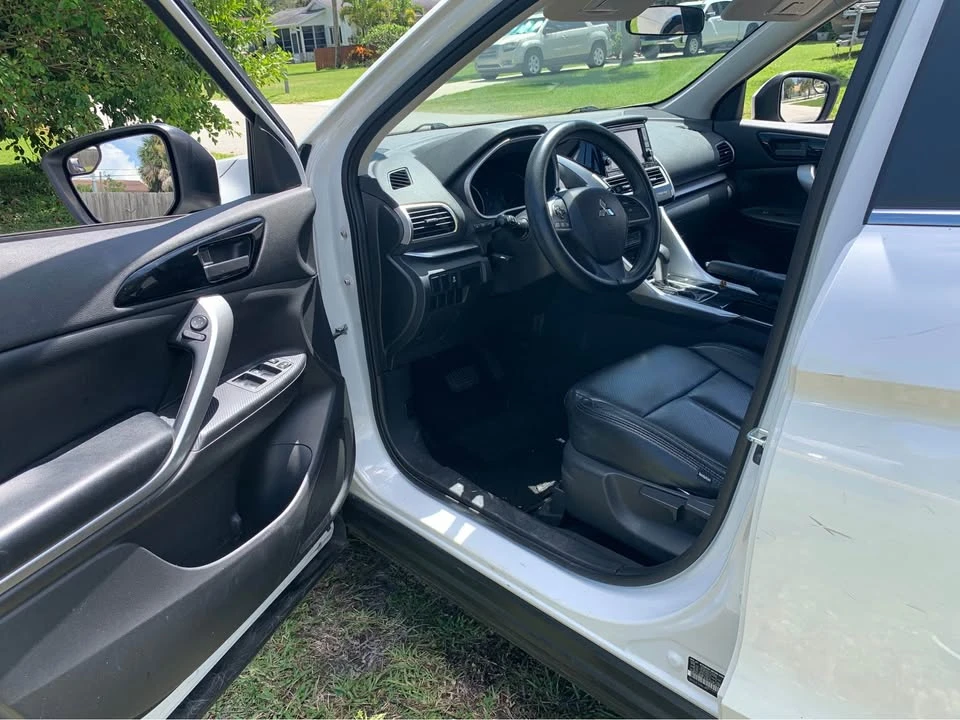 2018 Mitsubishi Eclipse Cross - Image 2 of 5
