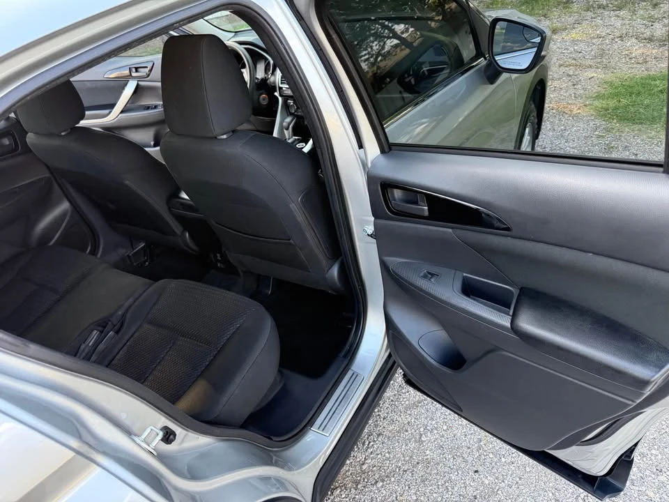 2018 Mitsubishi Eclipse Cross - Image 13 of 21