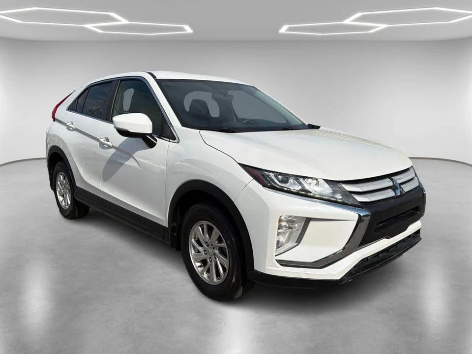 2018 Mitsubishi Eclipse Cross - Image 2 of 15