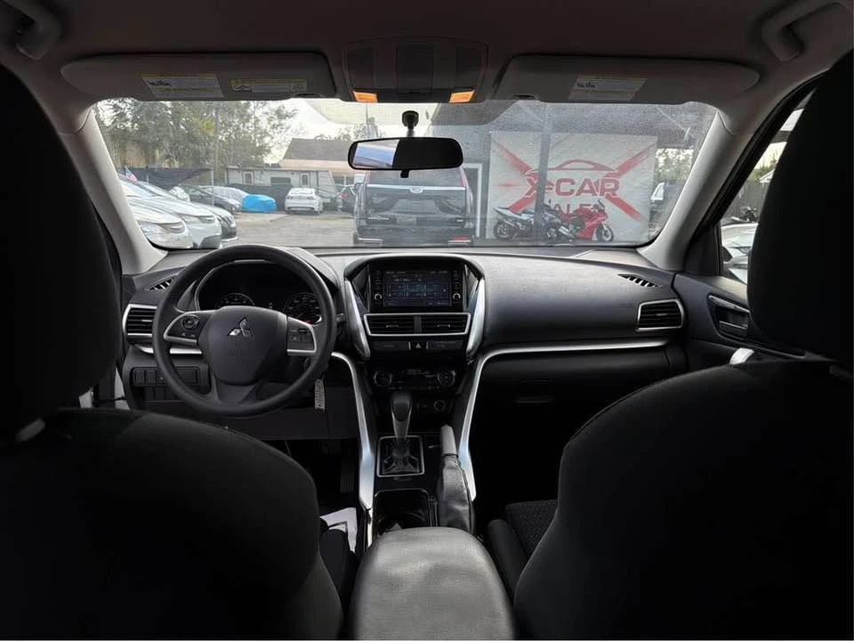 2018 Mitsubishi Eclipse Cross - Image 8 of 15