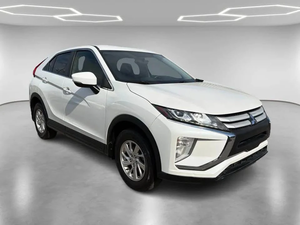 2018 Mitsubishi Eclipse Cross - Image 2 of 14