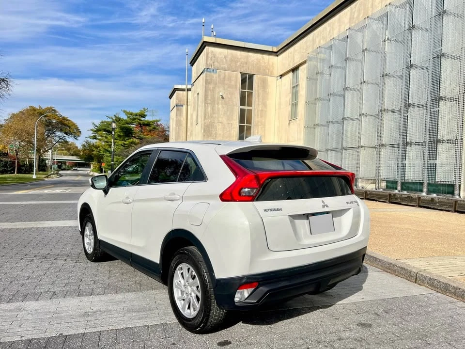 2018 Mitsubishi Eclipse Cross - Image 5 of 17