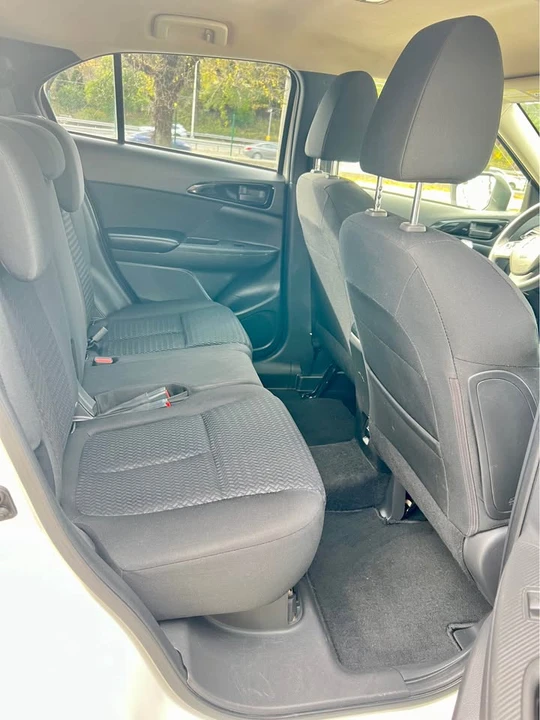 2018 Mitsubishi Eclipse Cross - Image 11 of 17