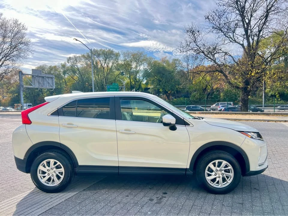 2018 Mitsubishi Eclipse Cross - Image 7 of 17