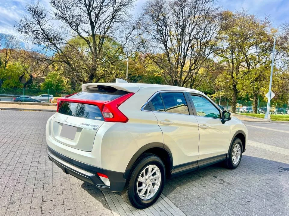 2018 Mitsubishi Eclipse Cross - Image 4 of 17