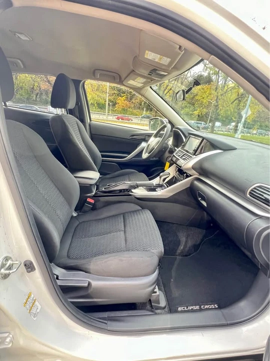 2018 Mitsubishi Eclipse Cross - Image 10 of 17