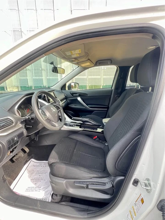2018 Mitsubishi Eclipse Cross - Image 9 of 17