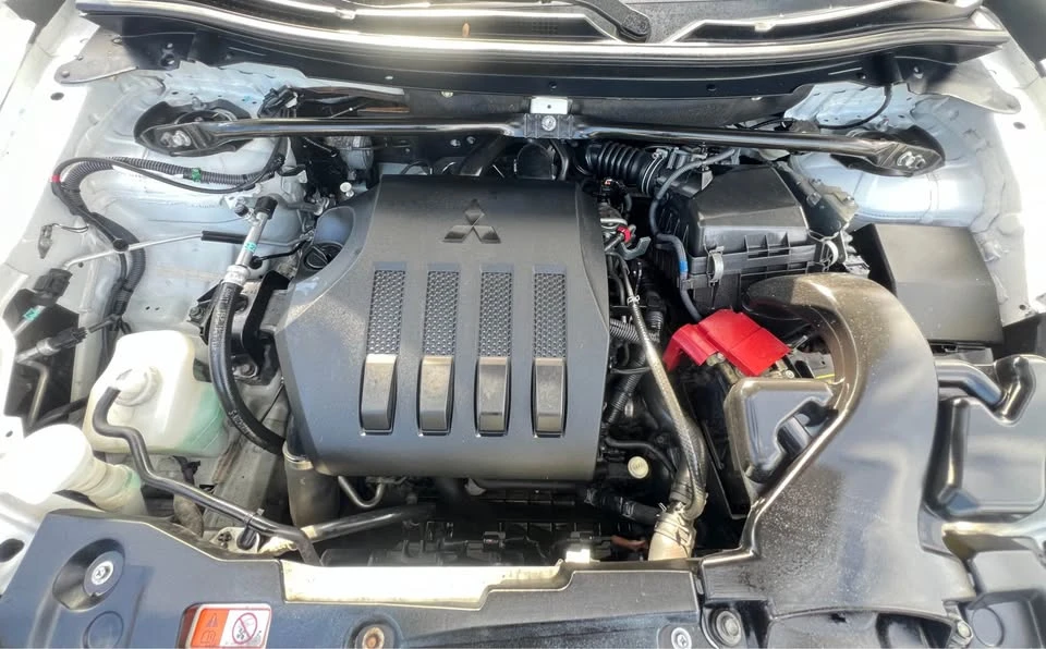 2018 Mitsubishi Eclipse Cross - Image 16 of 17