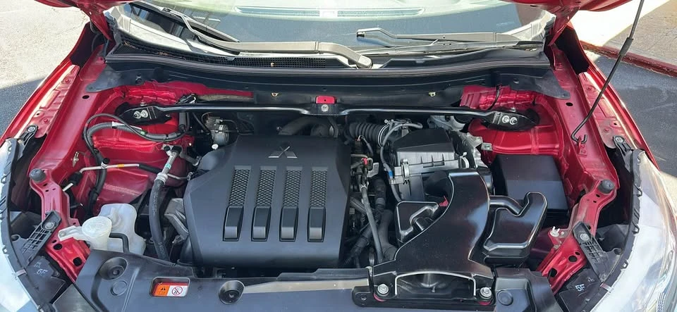 2018 Mitsubishi Eclipse Cross - Image 8 of 9