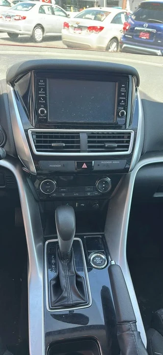2018 Mitsubishi Eclipse Cross - Image 7 of 9