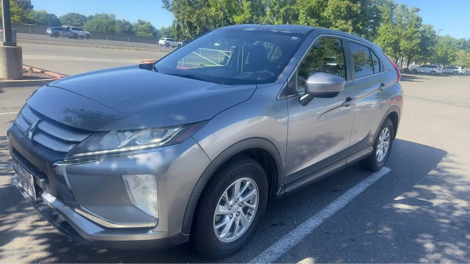 2018 Mitsubishi Eclipse Cross - Image 4 of 17