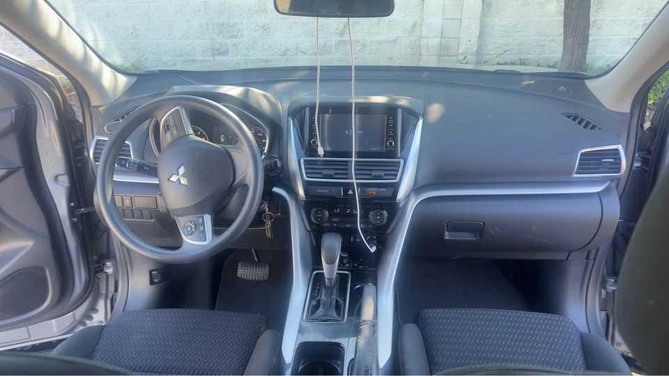 2018 Mitsubishi Eclipse Cross - Image 11 of 17