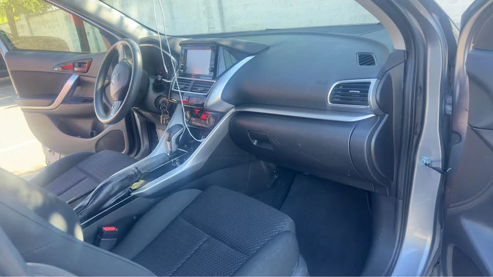 2018 Mitsubishi Eclipse Cross - Image 9 of 17