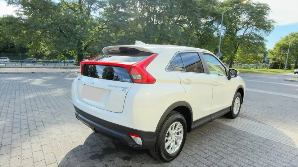 2018 Mitsubishi Eclipse Cross - Image 8 of 15