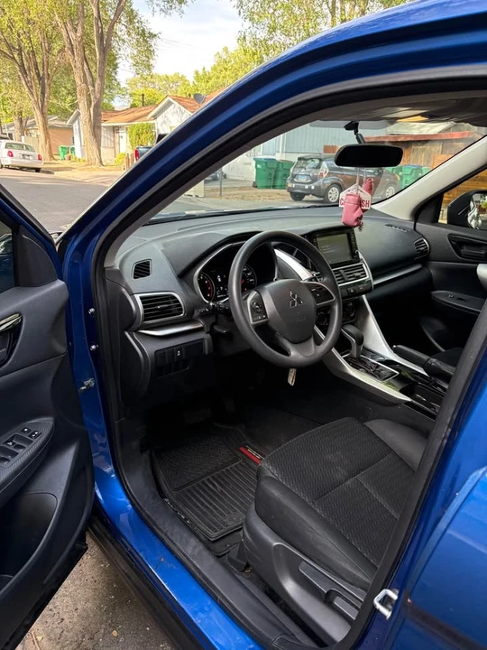 2018 Mitsubishi Eclipse Cross - Image 10 of 19