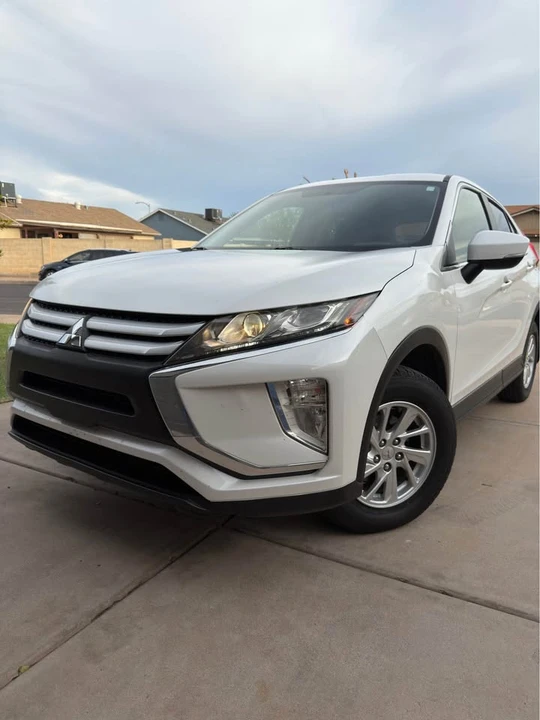 2018 Mitsubishi Eclipse Cross - Image 2 of 10