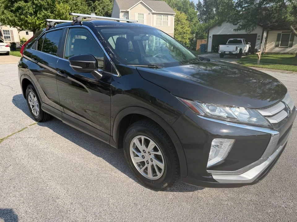 2018 Mitsubishi Eclipse Cross - Image 3 of 10