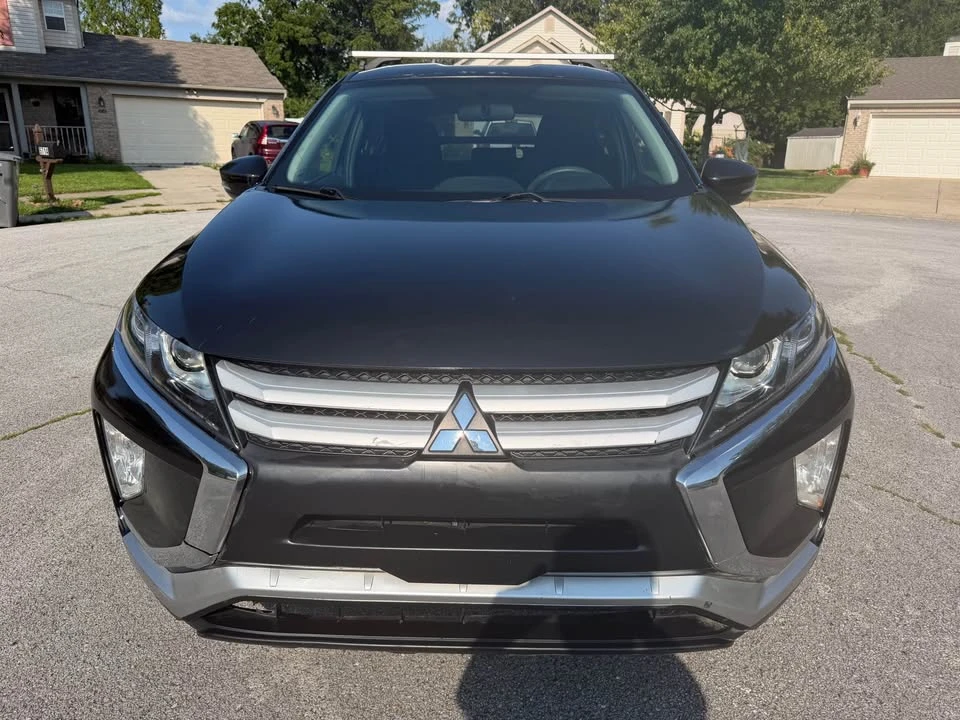 2018 Mitsubishi Eclipse Cross - Image 2 of 10