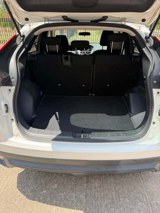 2018 Mitsubishi Eclipse Cross - Image 8 of 12