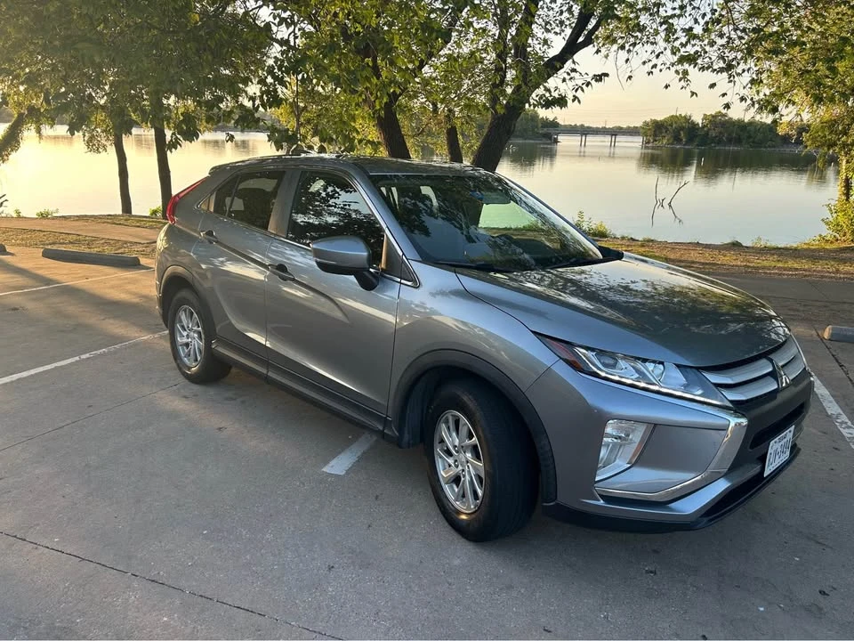 2018 Mitsubishi Eclipse Cross - Image 3 of 10