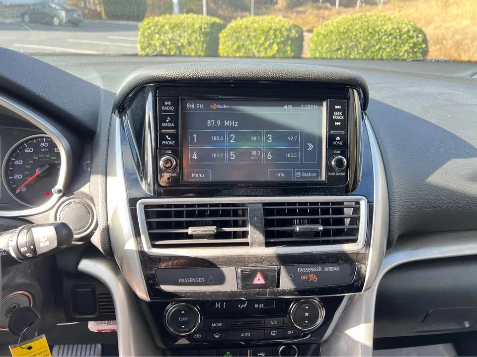 2018 Mitsubishi Eclipse Cross - Image 19 of 20
