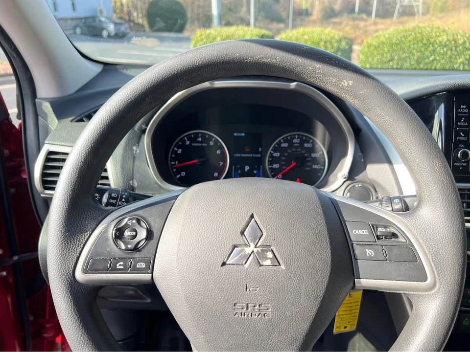 2018 Mitsubishi Eclipse Cross - Image 17 of 20