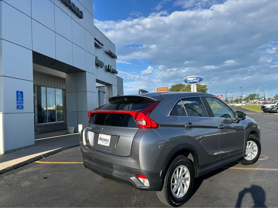 2018 Mitsubishi Eclipse Cross - Image 2 of 8