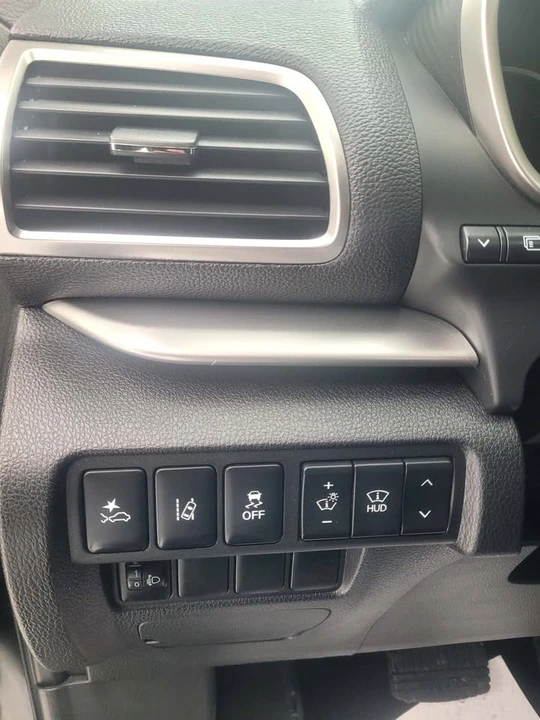 2018 Mitsubishi Eclipse Cross - Image 14 of 20