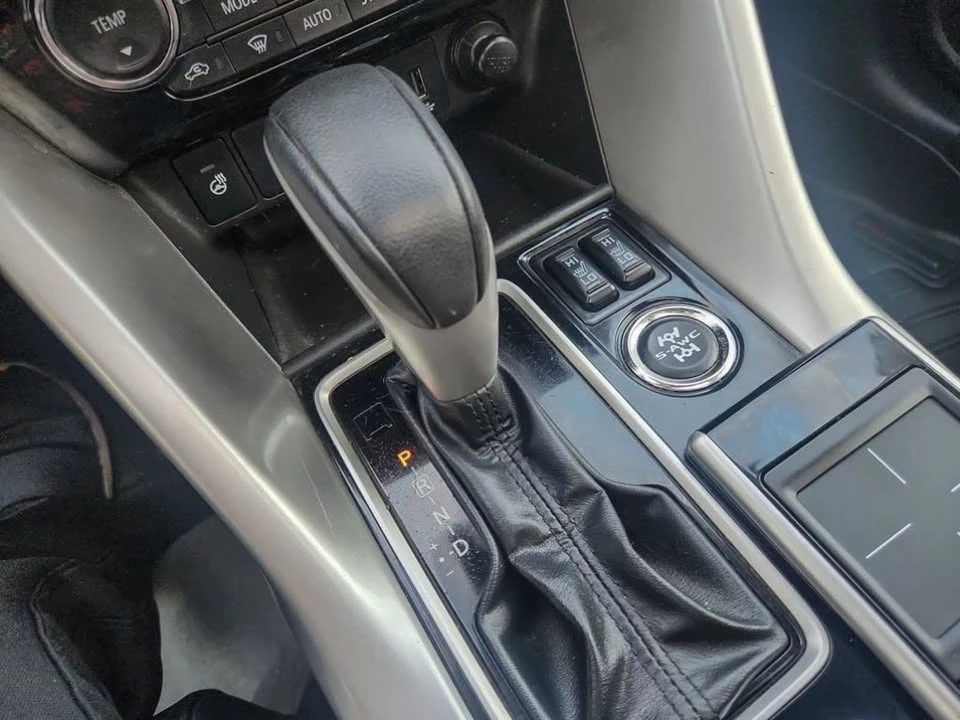 2018 Mitsubishi Eclipse Cross - Image 18 of 20