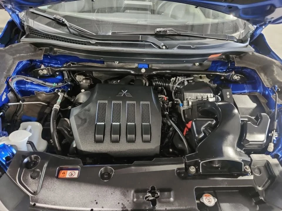 2018 Mitsubishi Eclipse Cross - Image 10 of 20