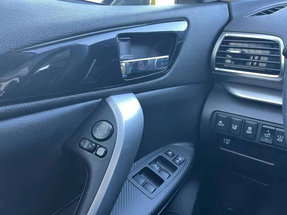 2018 Mitsubishi Eclipse Cross - Image 10 of 20