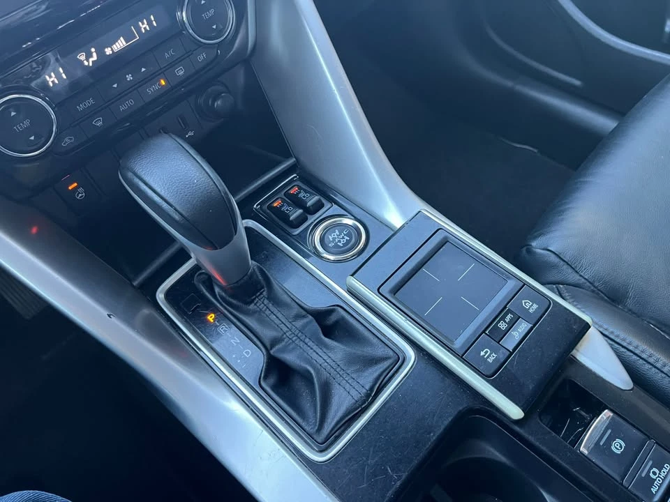 2018 Mitsubishi Eclipse Cross - Image 15 of 20