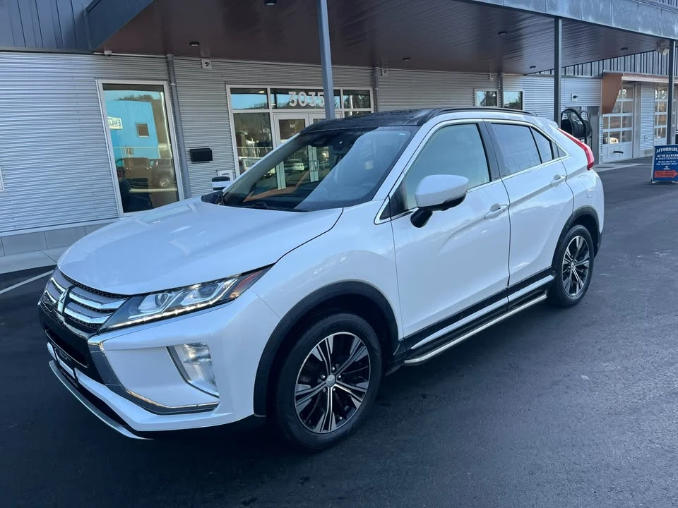 2018 Mitsubishi Eclipse Cross - Image 2 of 20