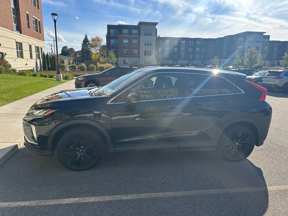2018 Mitsubishi Eclipse Cross - Image 2 of 8