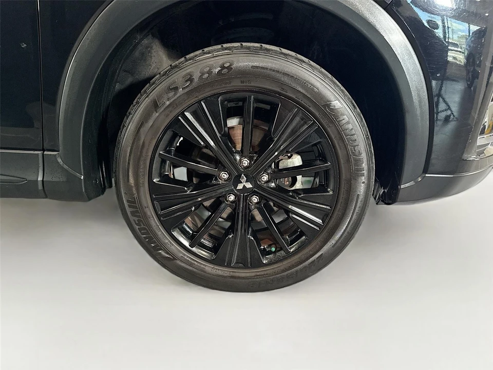 2018 Mitsubishi Eclipse Cross - Image 30 of 31
